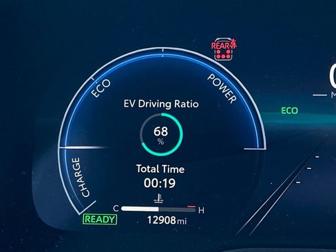 Certified 2025 Toyota Sienna XSE image 18