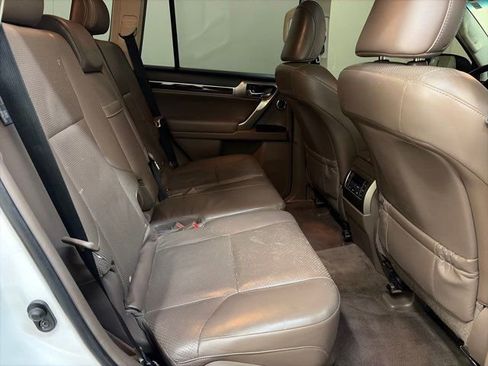 Used 2015 Lexus GX 460 Luxury w/ Preferred Accessory Package image 33