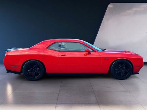Used 2015 Dodge Challenger SXT w/ Driver Convenience Group image 6