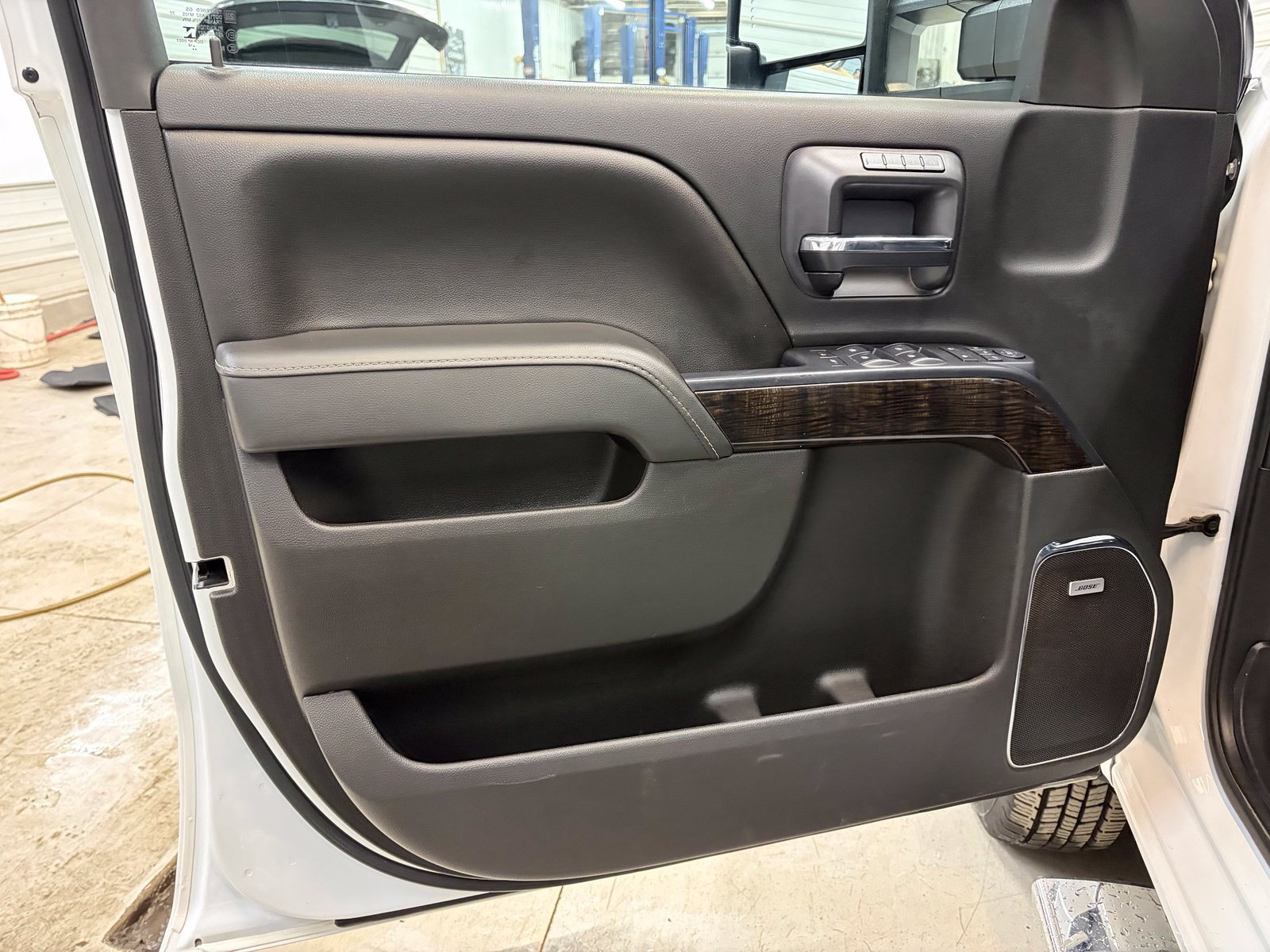 Used 2016 GMC Sierra 3500 Denali w/ Duramax Plus Package AWD/4WD image 9