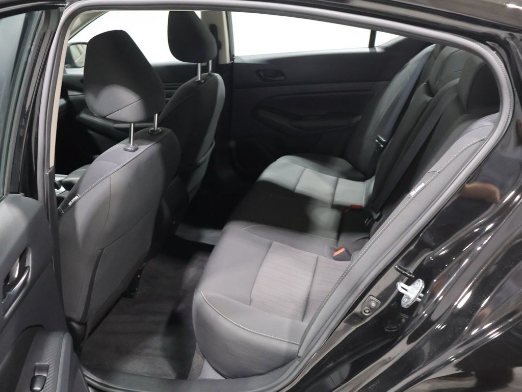Used 2025 Nissan Altima 2.5 SV AWD/4WD image 17