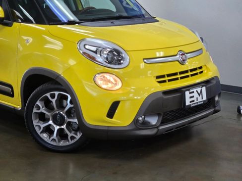 Used 2014 FIAT 500L Trekking w/ Popular Equipment Group image 2