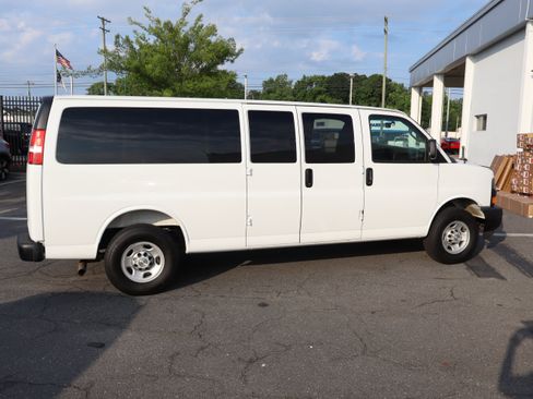 Used 2025 Chevrolet Express 3500 LS RWD image 12