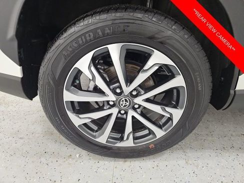 Used 2023 Toyota Corolla Cross XLE w/ Convenience Package image 8