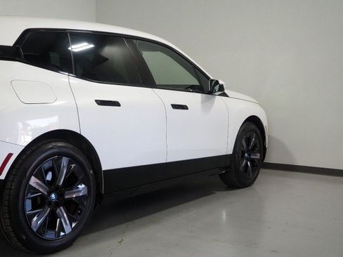 Used 2024 BMW iX xDrive50 w/ Premium Package AWD/4WD image 71