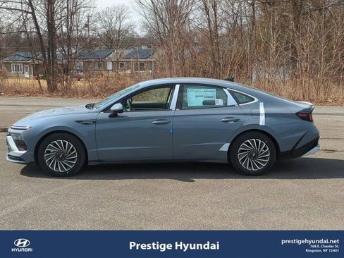 New 2025 Hyundai Sonata SEL image 1
