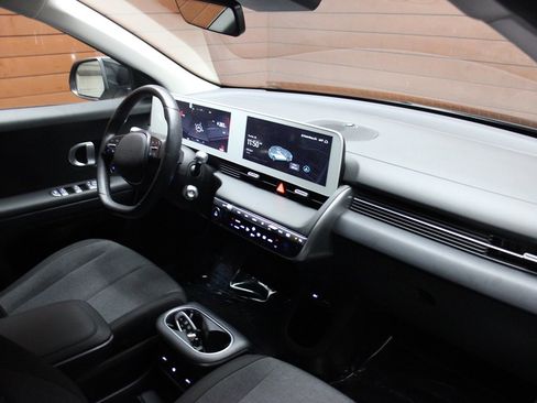 Used 2024 Hyundai Ioniq 5 SEL image 10