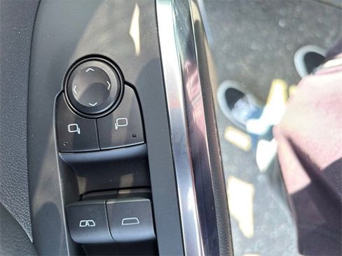 New 2025 Chevrolet Traverse LT w/ Enhanced Driving Package image 16