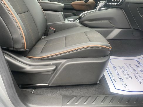 Certified 2024 GMC Canyon AT4 w/ Technology Package image 17