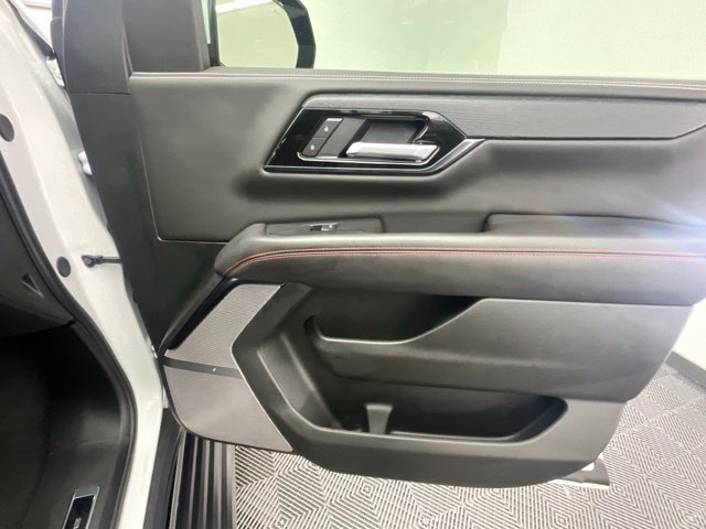 Used 2025 GMC Yukon AT4 Ultimate w/ LPO, Floor Liner Package AWD/4WD image 20