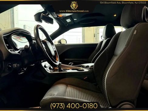 Used 2020 Dodge Challenger SXT image 8