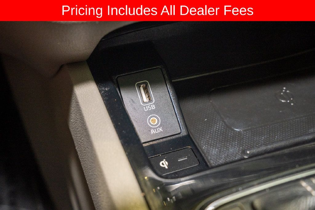 Used 2021 Kia Sedona SX FWD image 17