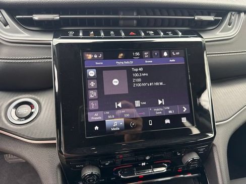 Used 2023 Jeep Grand Cherokee Laredo w/ Luxury Tech Group I AWD/4WD image 7