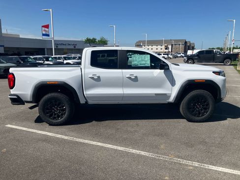New 2026 GMC Canyon Elevation RWD image 8