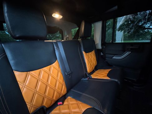 Used 2018 Jeep Wrangler Unlimited Sport S image 37