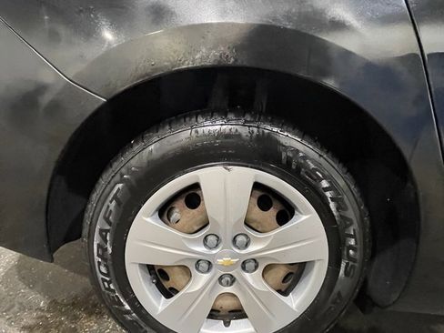 Used 2017 Chevrolet Cruze LS image 32