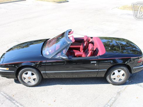 Used 1990 Buick Reatta Convertible image 10