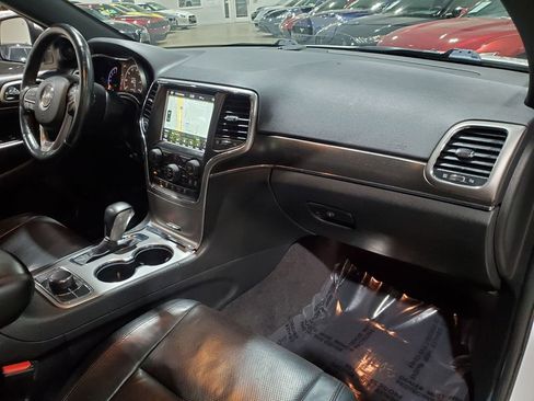 Used 2018 Jeep Grand Cherokee Limited w/ Luxury Group II image 15