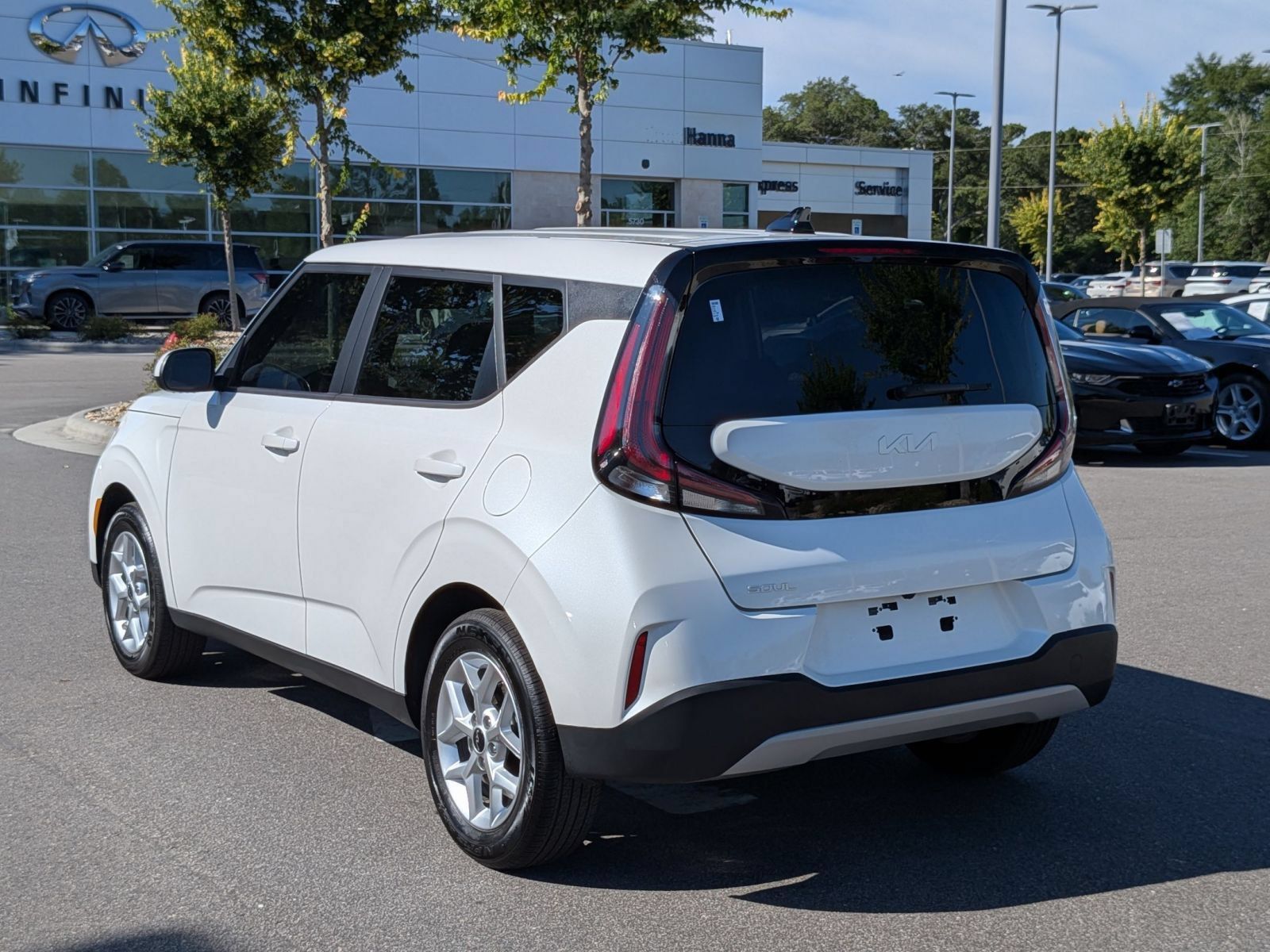 Used 2025 Kia Soul LX FWD image 5