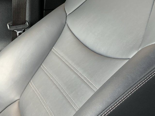 Used 2019 Toyota RAV4 XLE Premium FWD image 11