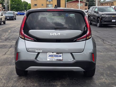 Used 2025 Kia Soul LX w/ LX Technology Package FWD image 12