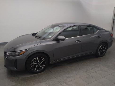 Used 2025 Nissan Sentra SV FWD image 2