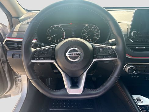 Used 2020 Nissan Altima 2.5 SR w/ Premium Package AWD/4WD image 11