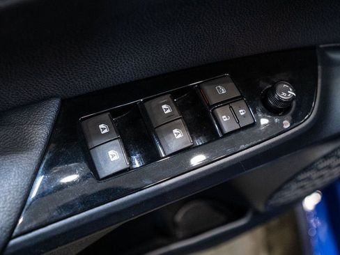 Used 2017 Toyota Prius Three image 15