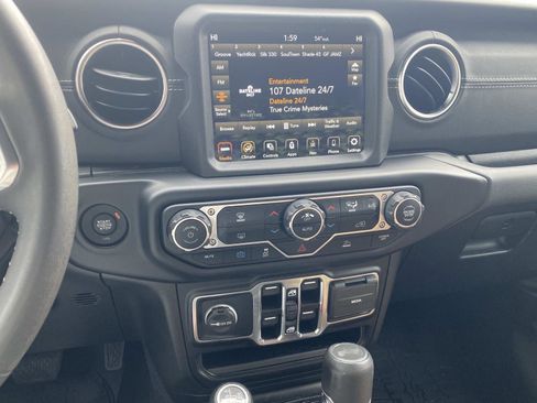 Used 2023 Jeep Wrangler Sahara image 37