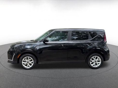 Used 2025 Kia Soul LX w/ LX Technology Package FWD image 9
