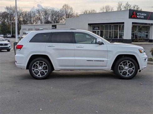 Used 2020 Jeep Grand Cherokee Overland image 2
