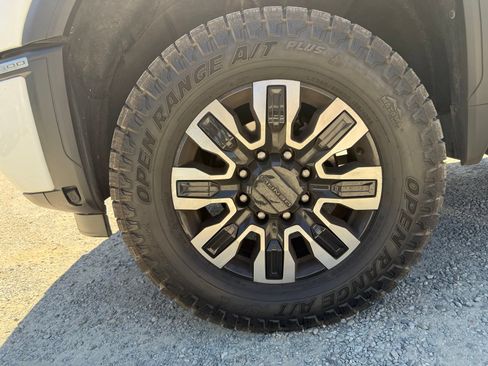 Used 2024 GMC Sierra 3500 Denali Ultimate AWD/4WD image 9