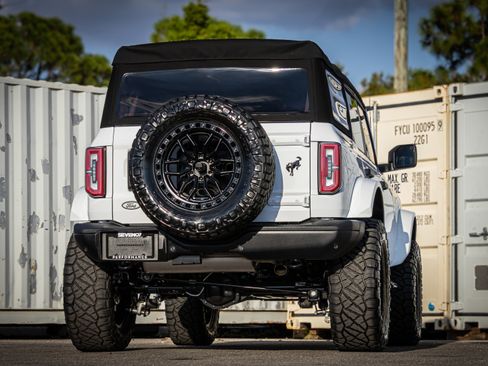 New 2025 Ford Bronco Badlands image 3