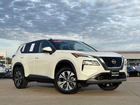 Certified 2023 Nissan Rogue SV image 2