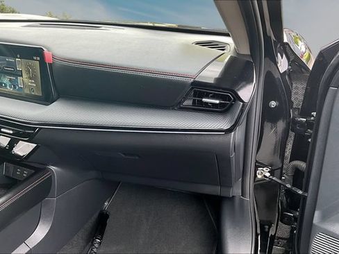 Certified 2025 Nissan Kicks SR FWD image 25