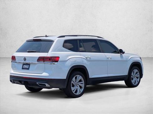 Used 2022 Volkswagen Atlas SE w/ Panoramic Sunroof Package FWD image 5