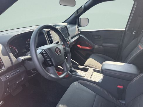 Used 2026 Nissan Frontier PRO-4X AWD/4WD image 10