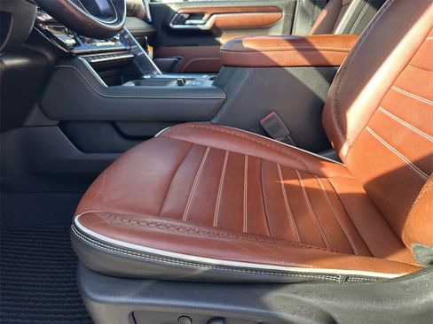 Used 2024 GMC Sierra 3500 Denali Ultimate image 10