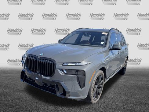 Used 2025 BMW X7 xDrive40i w/ Executive Package image 9