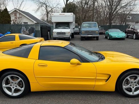 Used 2003 Chevrolet Corvette Coupe w/ Preferred Equipment Group image 12