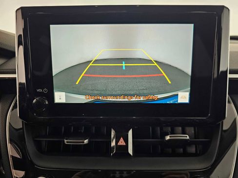 Used 2023 Toyota Corolla Cross XLE image 26