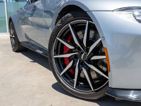 Used 2019 Aston Martin V8 Vantage Coupe RWD image 3