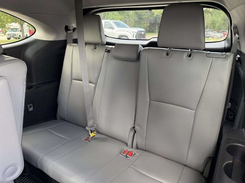 Used 2025 Toyota Highlander Platinum AWD/4WD image 15