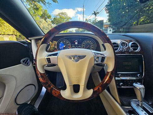 Used 2014 Bentley Continental GT image 3