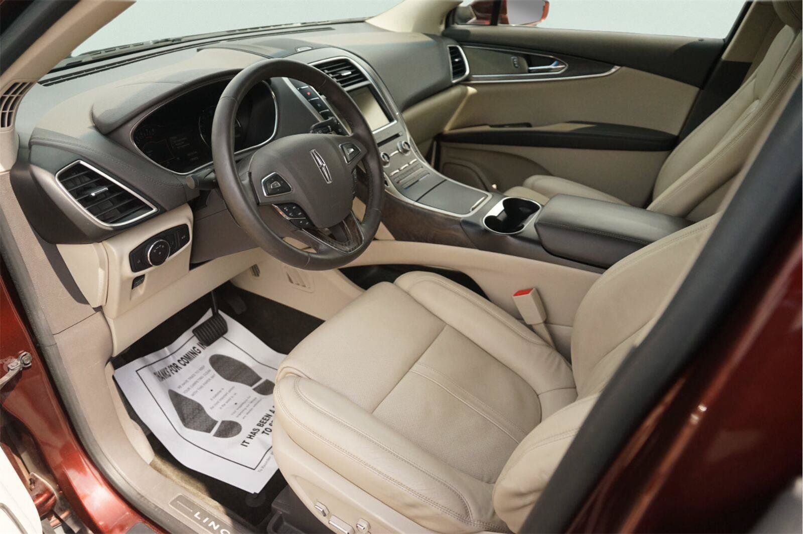 Used 2016 Lincoln MKX Reserve w/ Climate Package FWD image 8