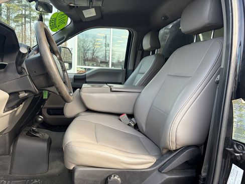 Used 2018 Ford F550 4x4 Regular Cab Super Duty image 21