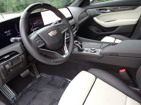 Certified 2025 Cadillac CT5 Sport w/ Technology Package AWD/4WD image 11