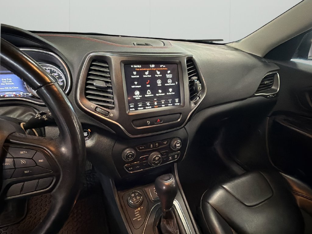 Used 2020 Jeep Cherokee Trailhawk w/ Comfort/Convenience Group AWD/4WD image 22