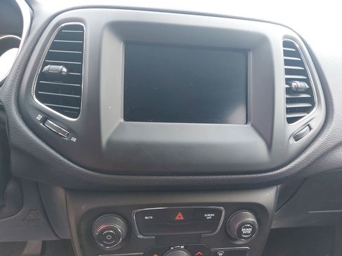 Used 2017 Jeep Compass Latitude w/ Popular Equipment Group image 21