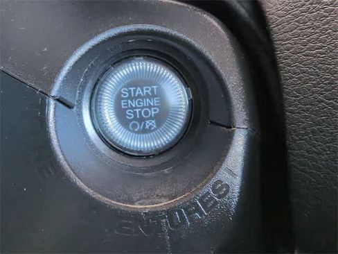 Used 2023 Jeep Renegade Latitude image 38